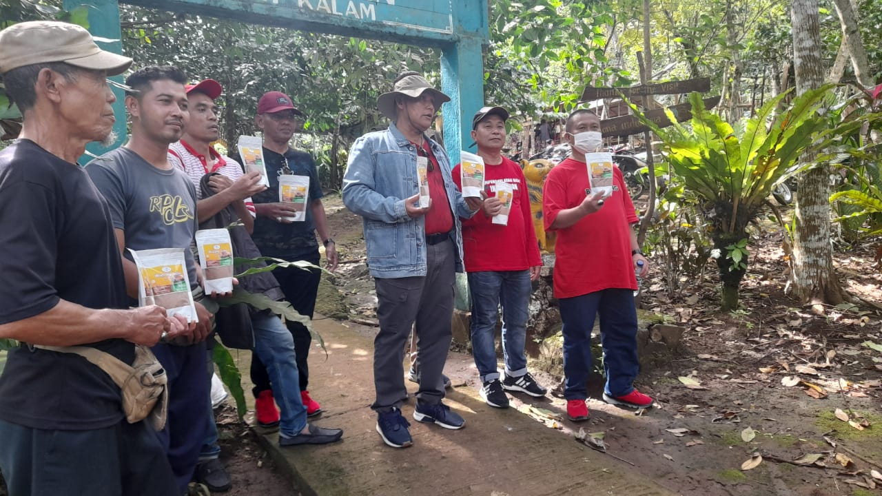 Kembangkan Potensi Wisata Lokal, Bupati Nanang Ermanto Kucurkan Dana Rp. 20 Juta Untuk Wisata Air Terjun Way Kalam