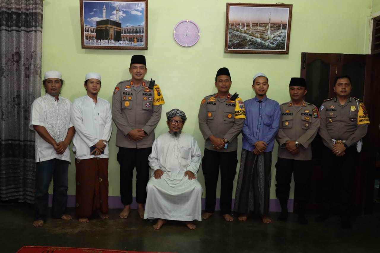 Kejutan!!! Buya Ibrahim Kedatangan Kapolres dan Wakapolres Madina