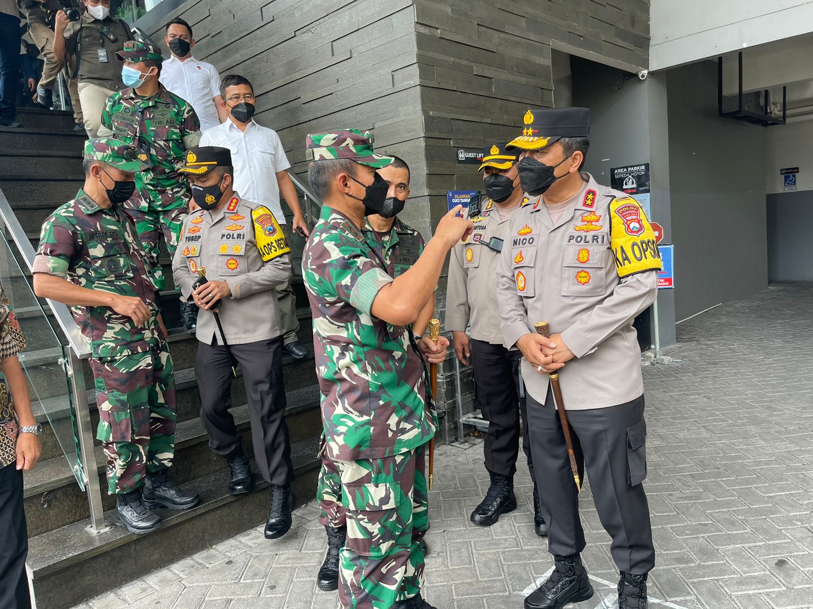 Isolasi Terpusat Hotel Dicek Pangdam dan Kapolda Jatim