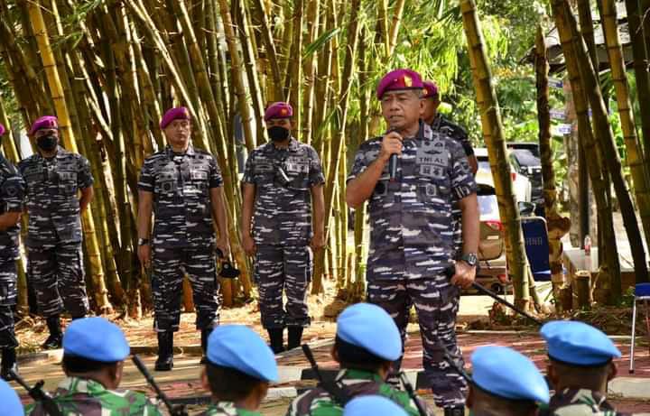 Dankormar Lepas 140 Prajurit Korps Marinir