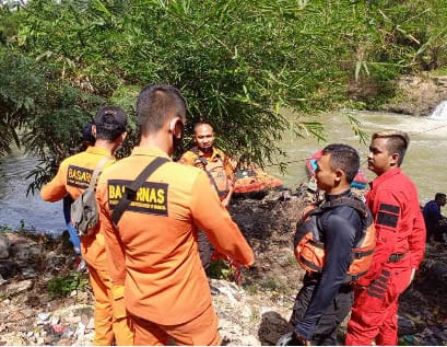 Tim Sar Gabungan Cari Korban Tenggelam di Sungai Ciapus