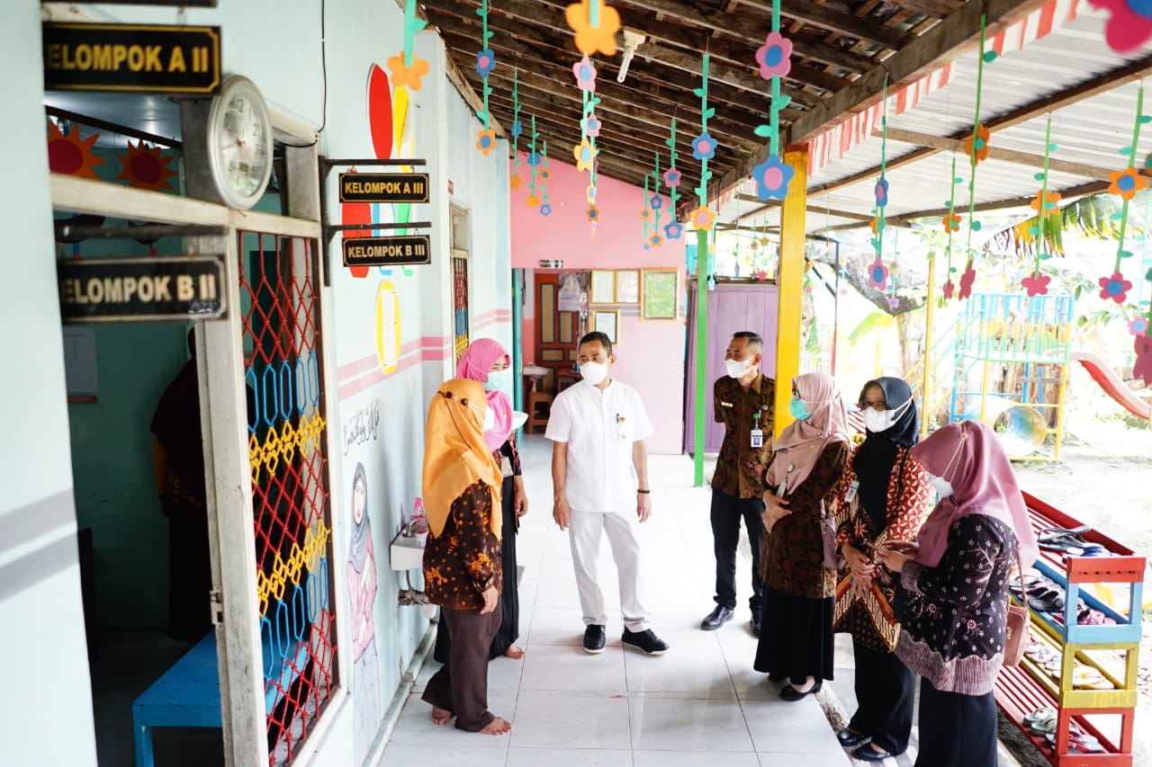 Pelaksanaan PTM Ditinjau Bupati Pati