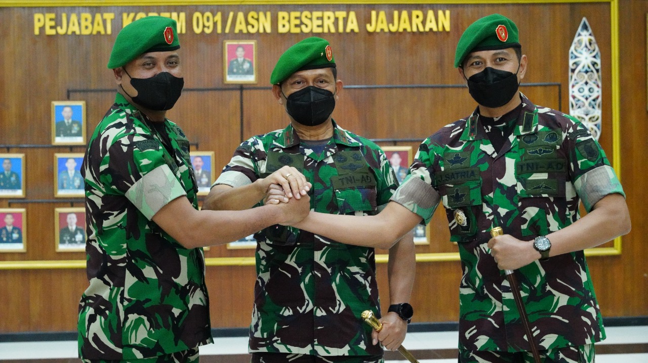 Danrem 091/ASN Pimpin Sertijab Dandim 0906 Kutai Kartanegara dan Danyonif  611 Awang Long