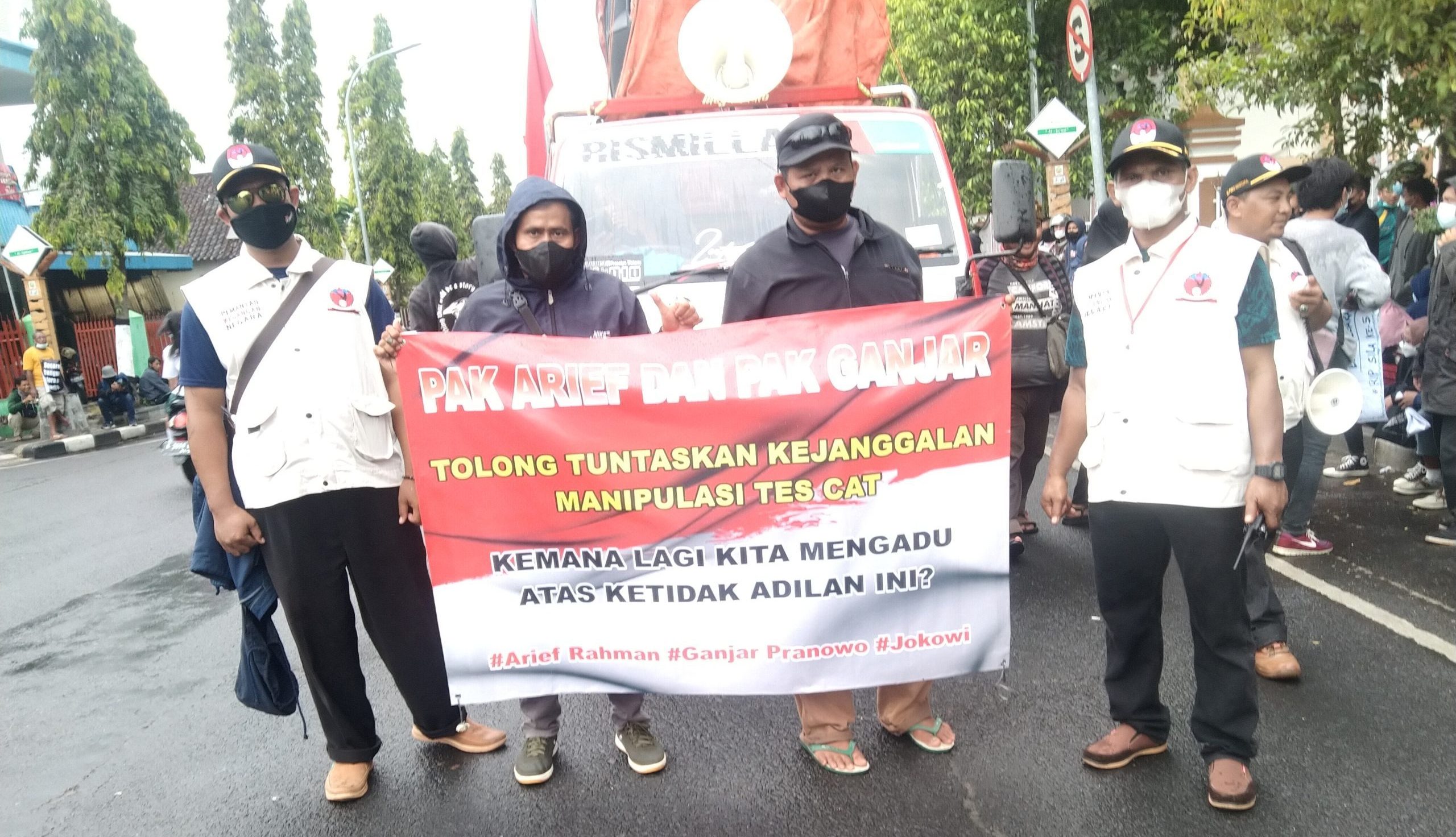 Merasa Dicurangi Saat Pengisian Perangkat, Gaet Pengacara Laporkan Kades Ke Polisi