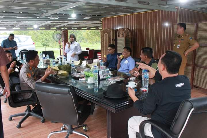 Hendry Rosyadi Gelar Silaturahmi dan Makan Durian Bersama Forkompinda