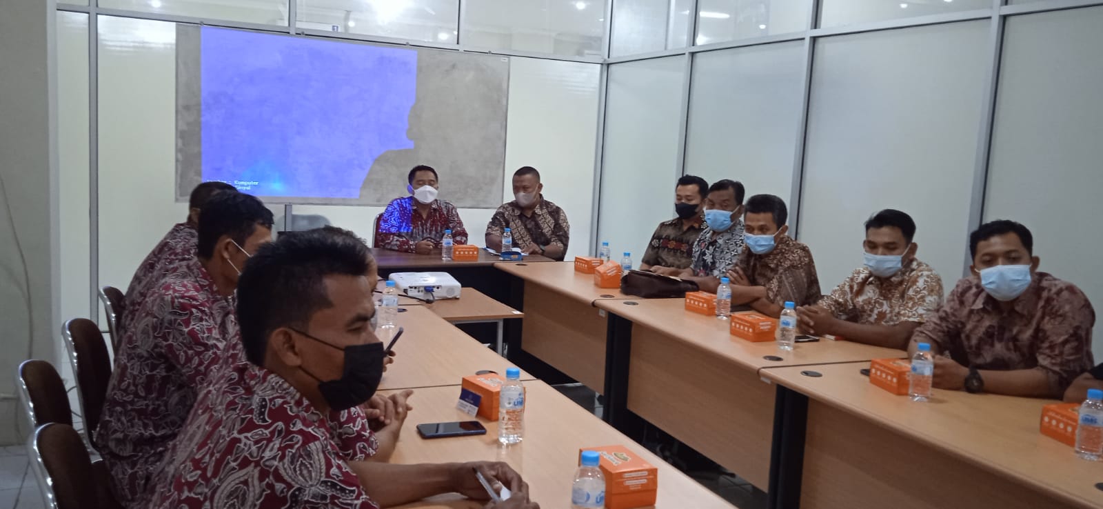 Kuatkan Kompetensi dan Sinergi Bidang Mekanik Alat Berat SMK Muhammadiyah 1 Randublatung Kunjungi  Sekolah Vokasi UMS
