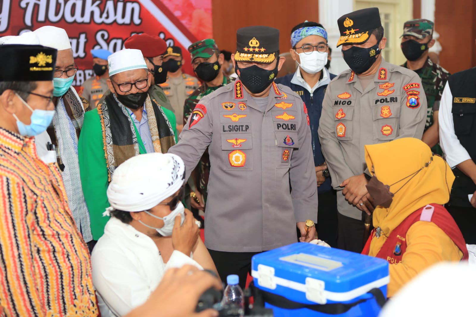 Kapolri Cek Pelaksanaan Vaksinasi ke Lansia