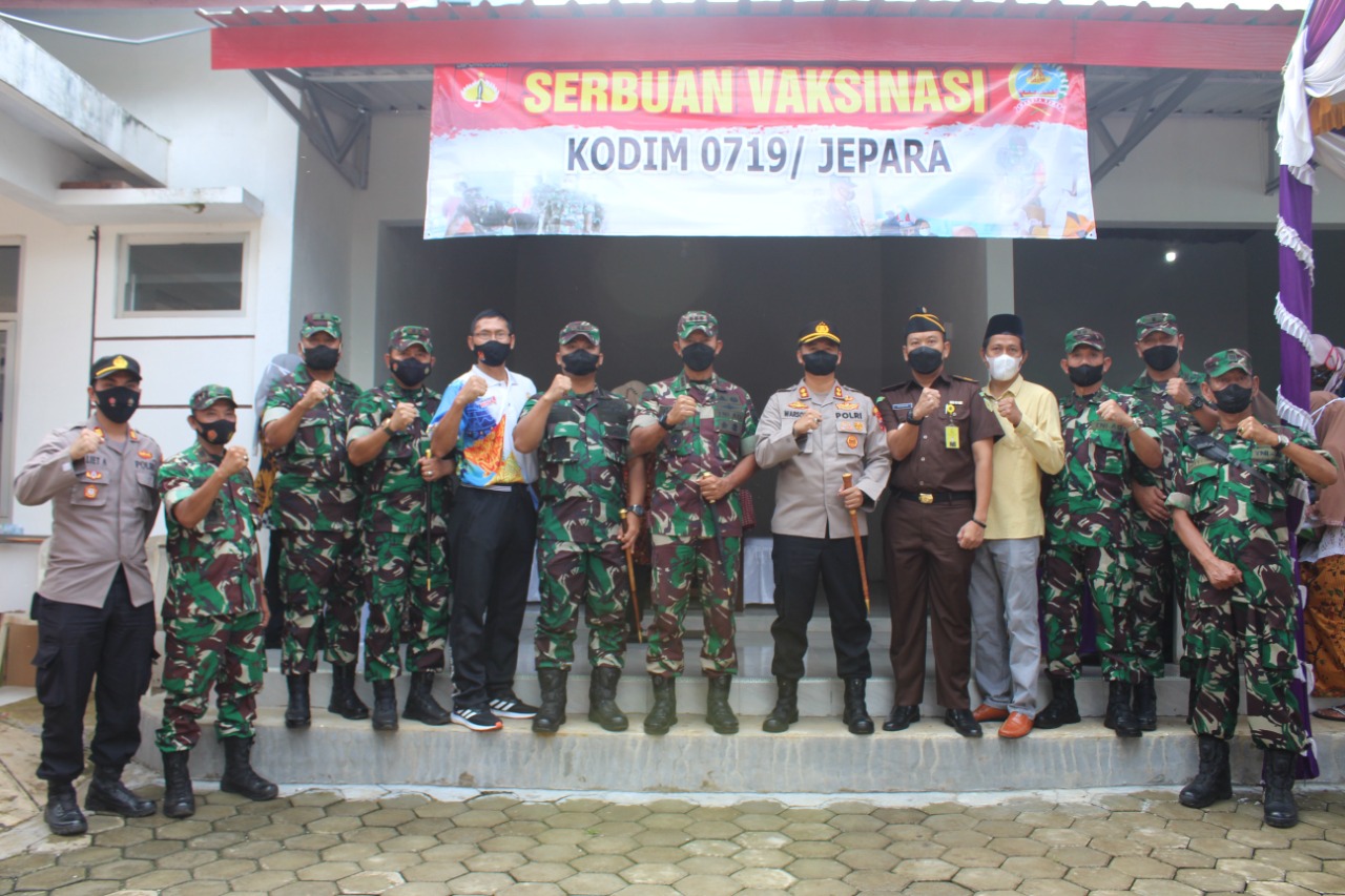 Danrem Tinjau Serbuan Vaksinasi ke Jepara