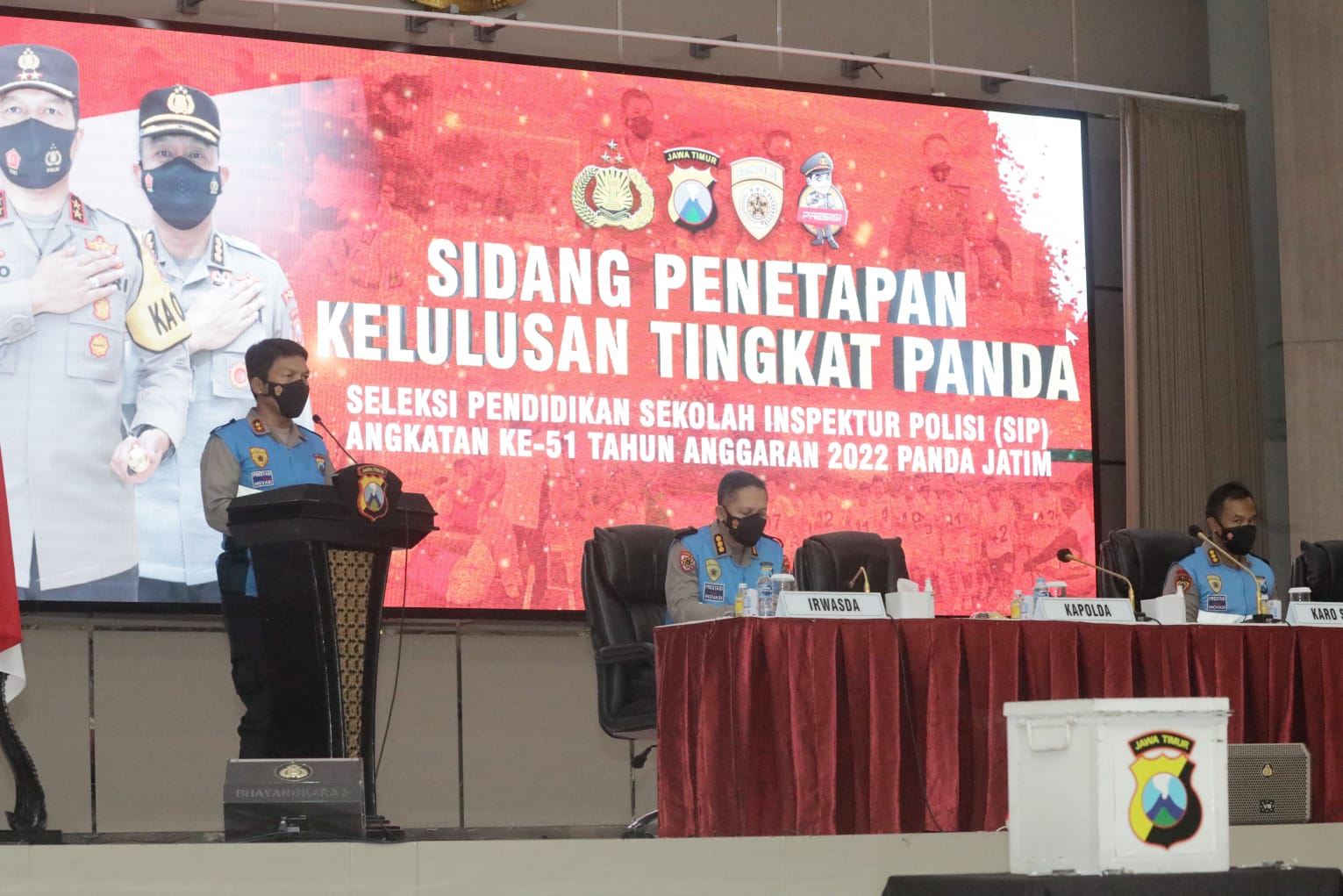 Anggota Terima Penghargaan, Kapolda Jatim Terima Kasih ke Kapolri