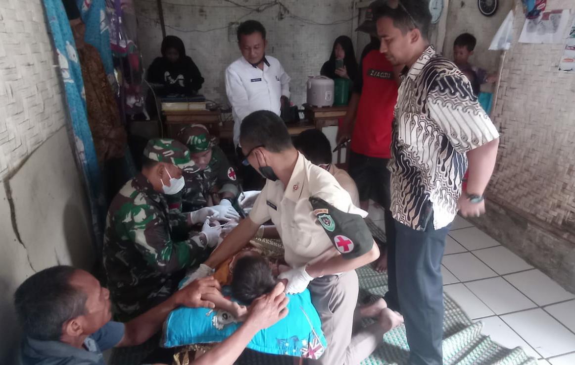 Kapendam III/Slw Gelar Bakti Sosial Secara Door To Door