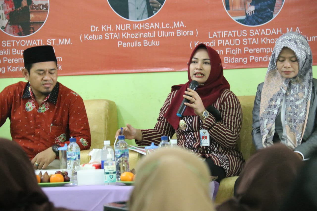 Wabup Jadi Pembicara Bedah Buku di STAI Khozinatul Ulum