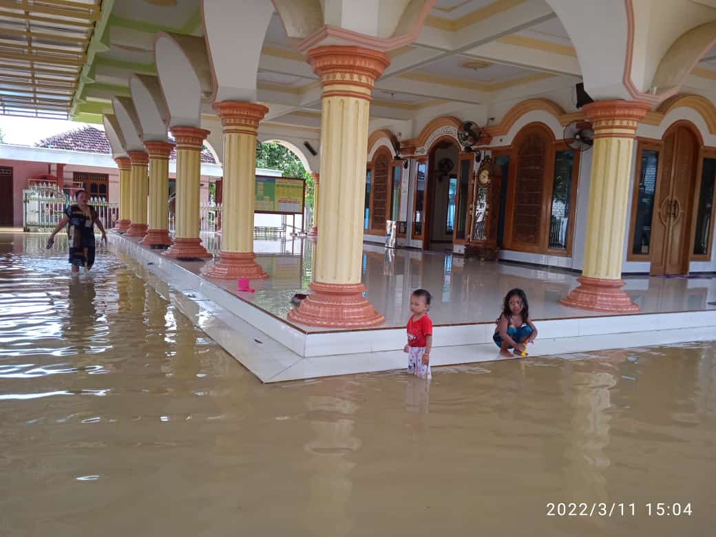 Musim Hujan Tiba, Pemukiman Warga Terendam Air