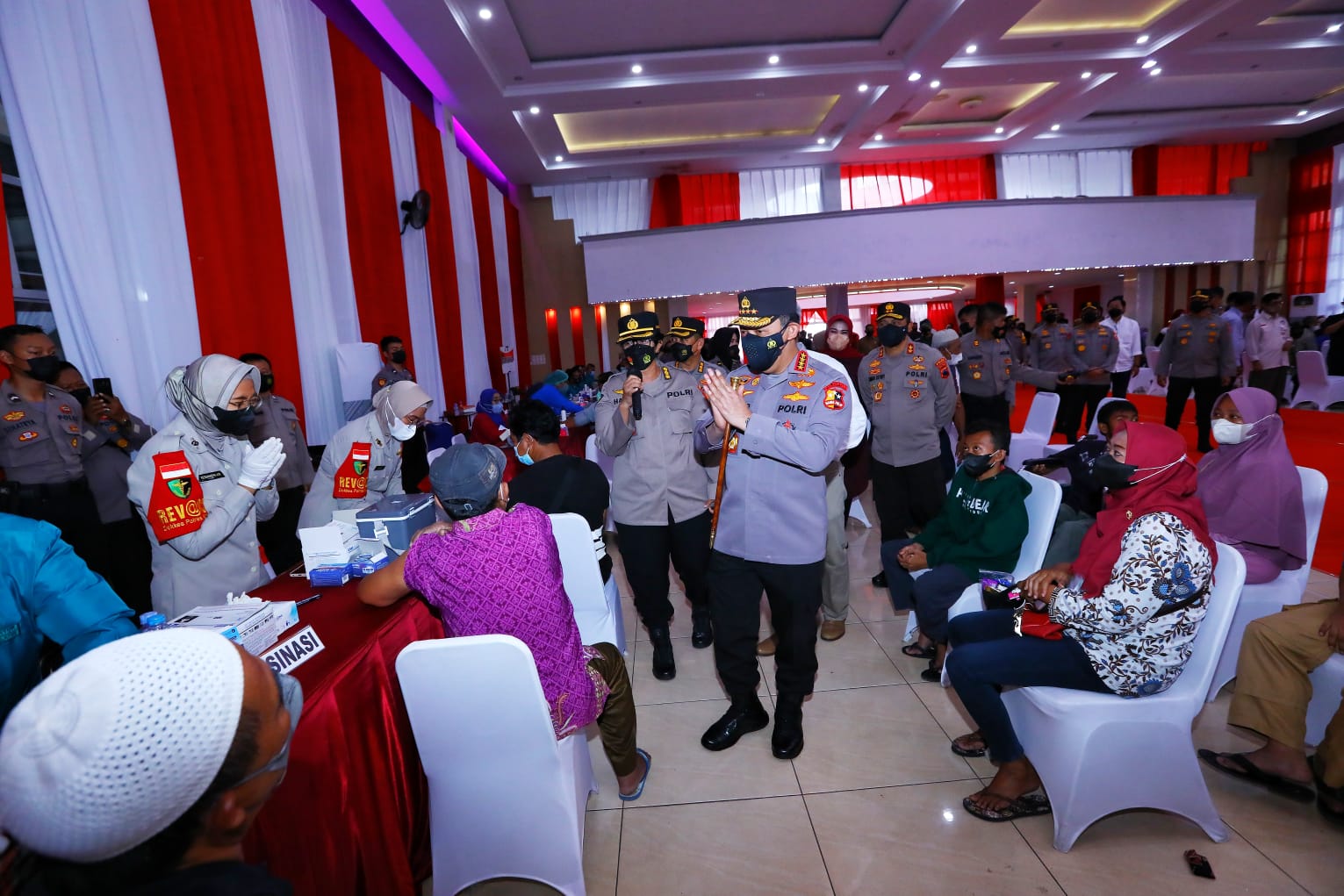 Kapolri Tinjau Vaksinasi 5.703 Titik di 34 Provinsi Indonesia