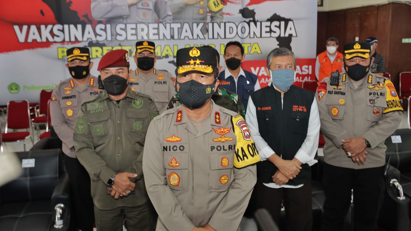 Kapolda Jatim Cek 40.345 Dosis Vaksin Serentak di 61 Titik