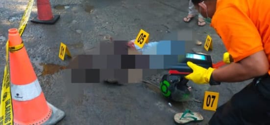 Seorang Pria Meninggal Dengan Sebilah Golok Nancap di Punggung