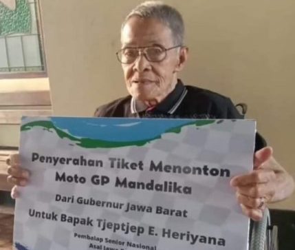 Gubernur Jabar Berikan Penghargaan Bagi Tjètjèp Heriyana Legenda Pembalap Nasional, Nonton Langsung MotoGP Disirkuit Mandalika Lombok