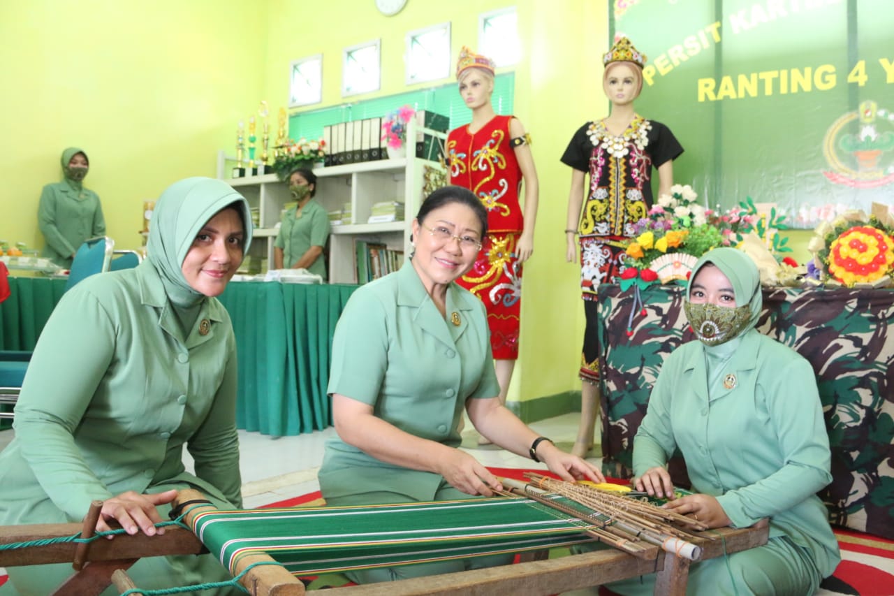 Tatap Muka, Ketua Persit KCK Daerah XII/Tpr dan Anggota