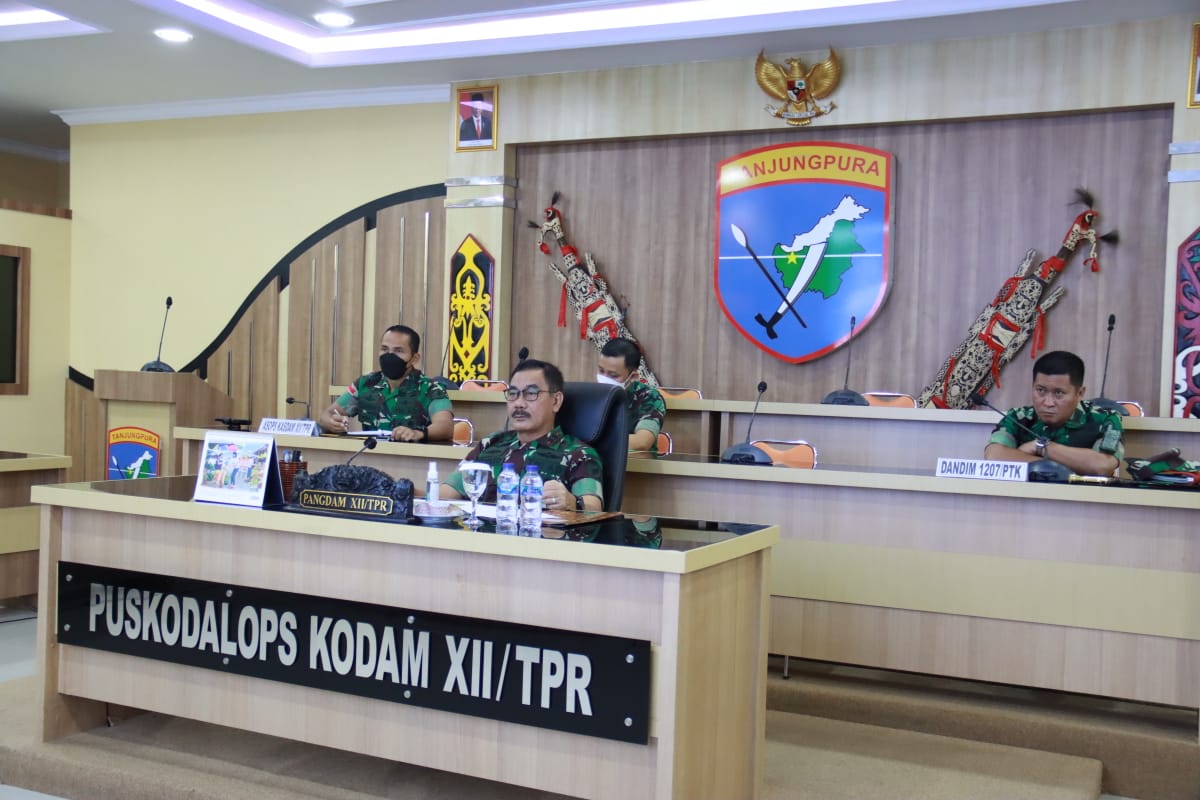Pangdam XII/Tpr Ikuti Vicon Bersama Panglima TNI Terkait Percepatan Vaksinasi Covid-19