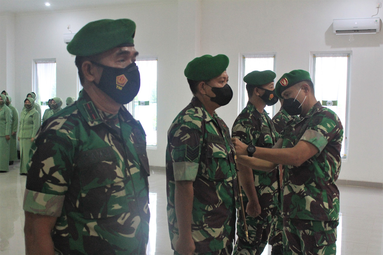 8 Prajurit Kodim Kutai Kartanegara Dianugerahi Kenaikan Pangkat