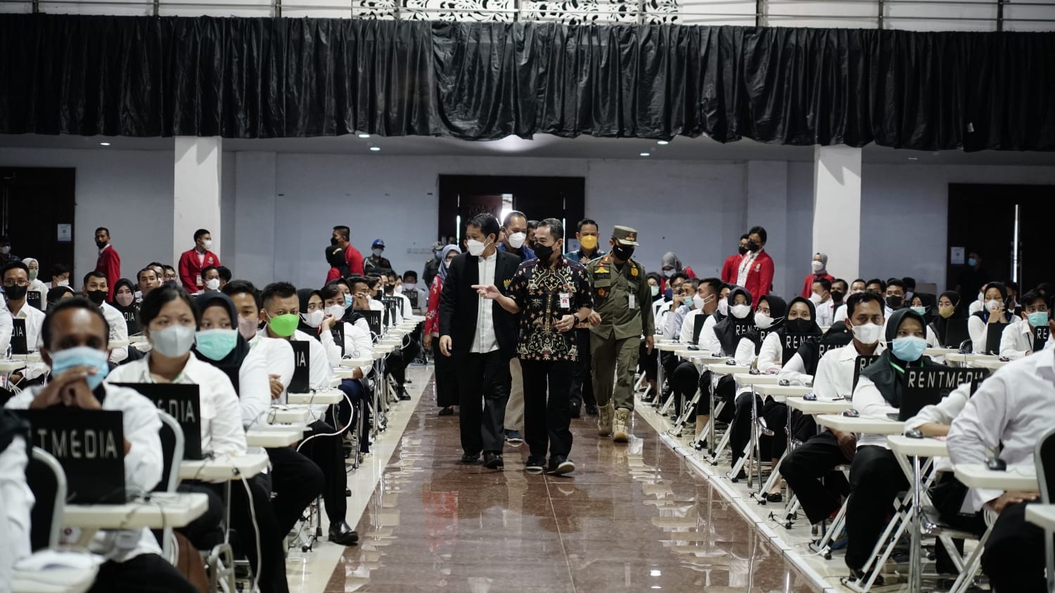 Transparan!!! Bupati Cek Tes CAT Seleksi Perangkat Desa