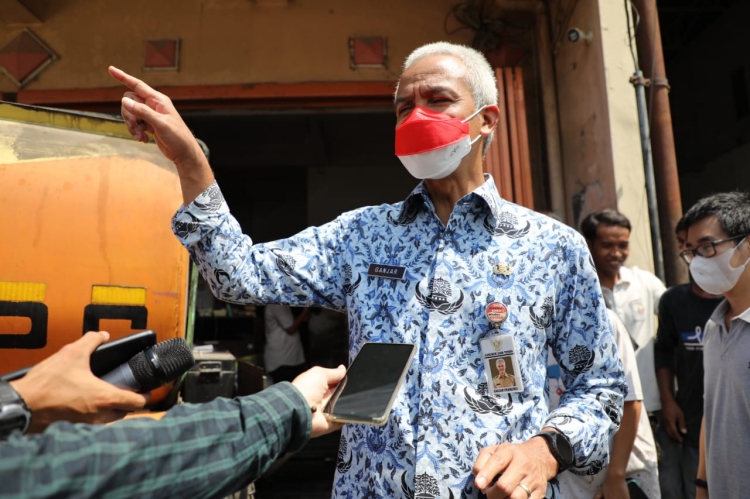 Ganjar Puji Miliader Asal Grobogan Bantu Biayai Pembangunan Jalan Kabupaten