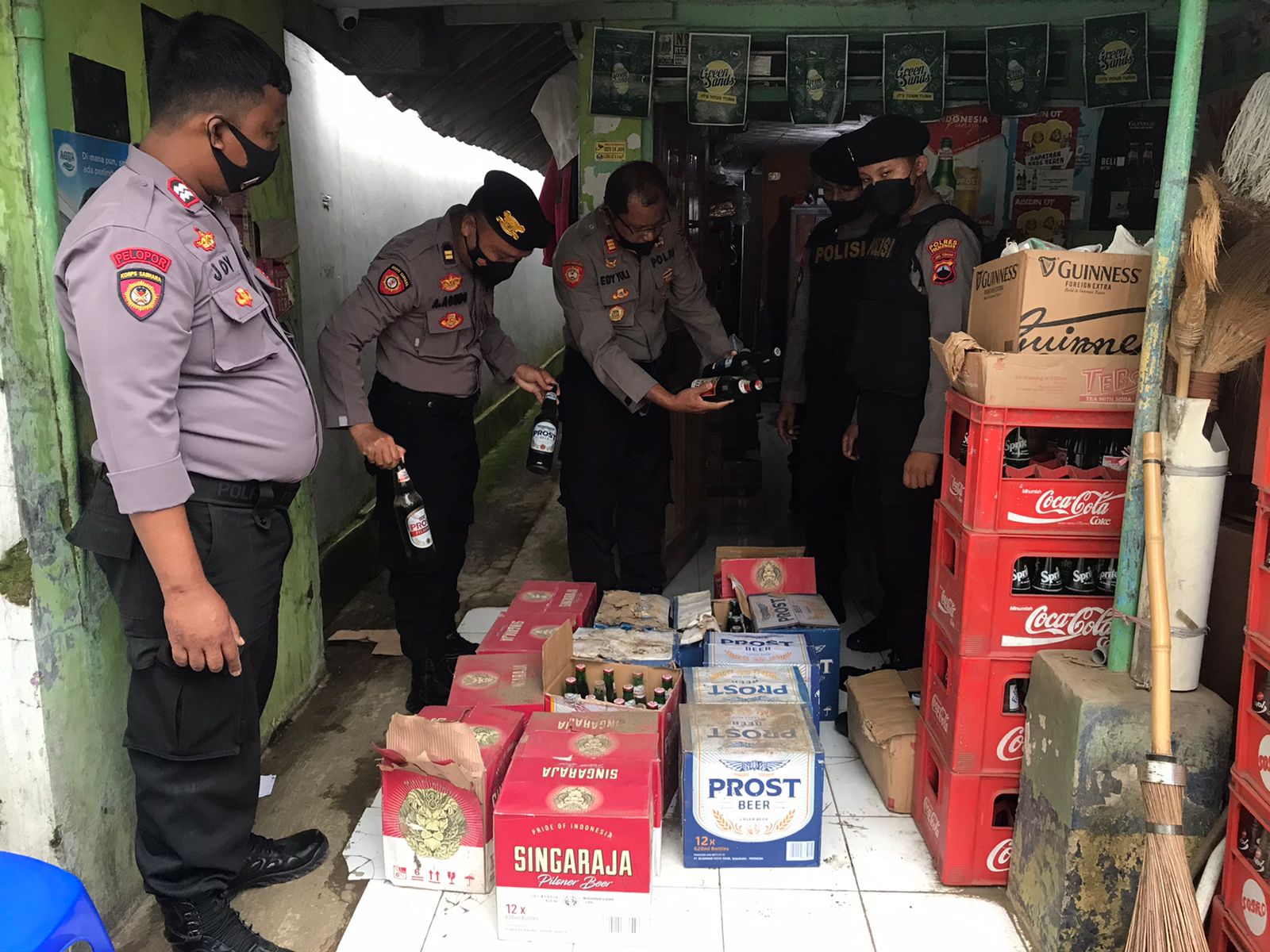 Sat Samapta Polres Pekalongan Amankan Ratusan Botol Miras