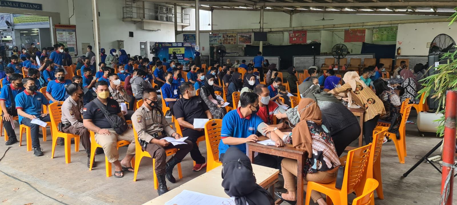 Polda Kalbar Gelar Vaksinasi Massal di 15 Titik