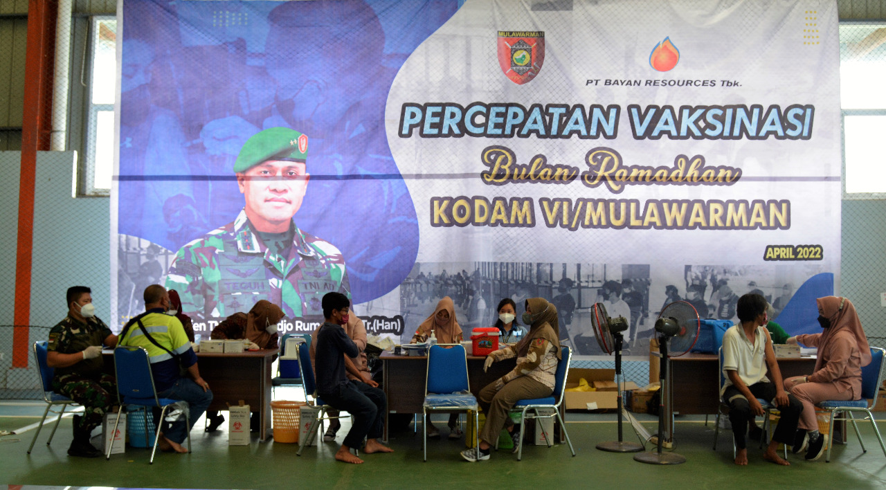 Kodim 0906/Kutai Kartanegara Target 1000 Orang Hari Kedua Vaksinasi di PT. Bayan Resources Tbk