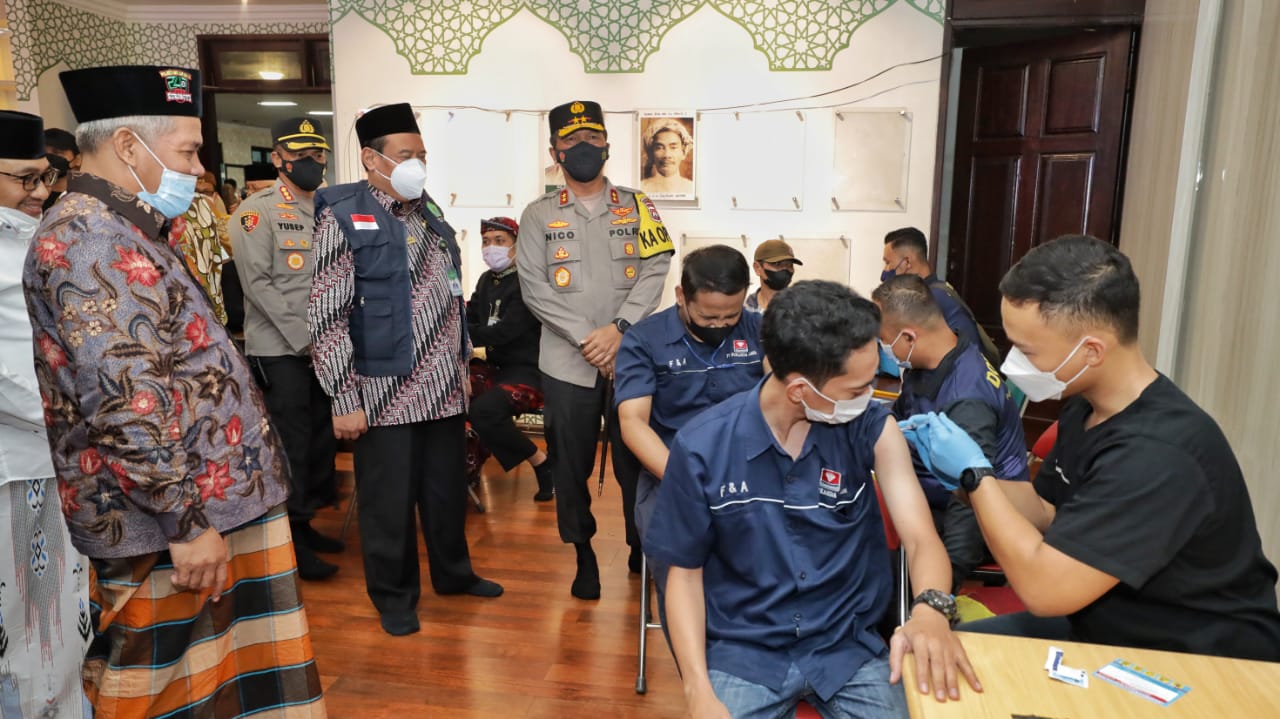 Suksekan Vaksinasi, PWNU Bersama Forkopimda Jatim Targetkan 210.150 Dosis