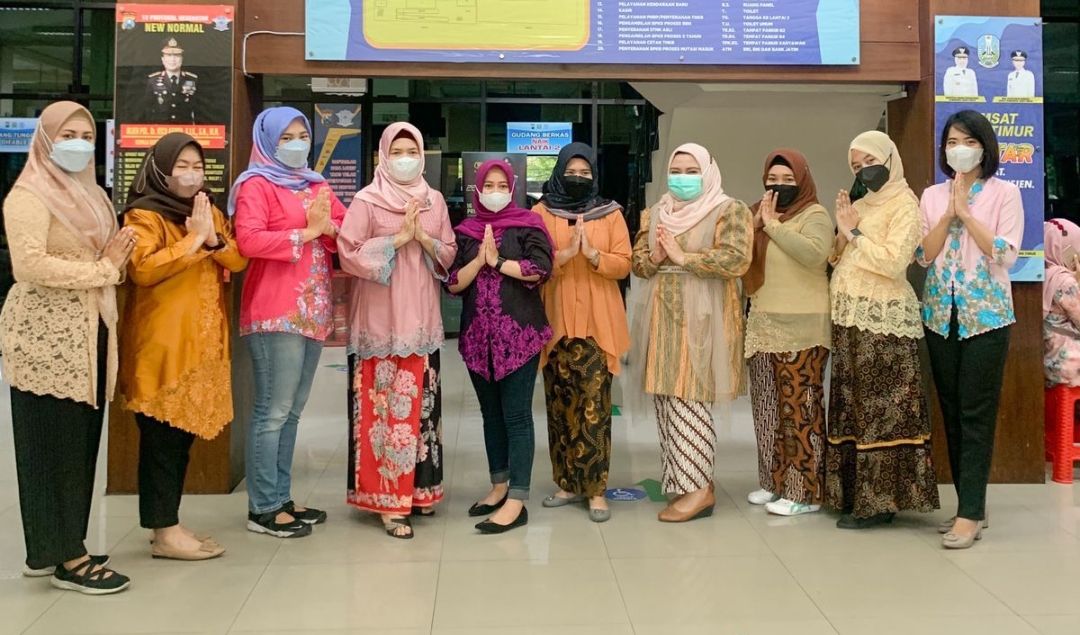 Hari Kartini, Polwan Polda Jatim Berikan Pelayanan Terbaik