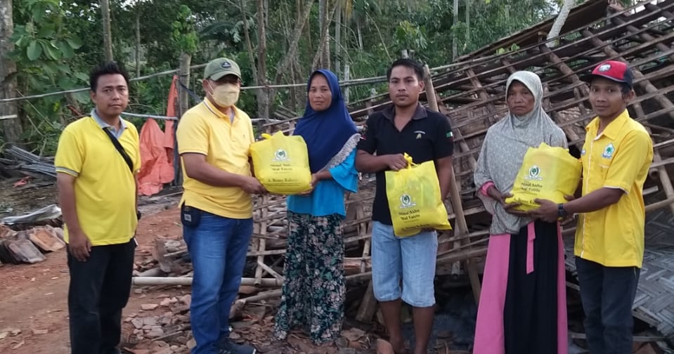 Benny Raharjo Berikan Bantuan Kepada Korban Puting Beliung