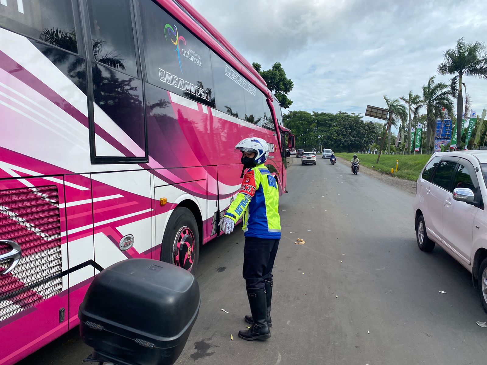 Kabid Humas Polda Banten Update Kepadatan Kendaraan dan Jumlah Penumpang di Pelabuhan Merak