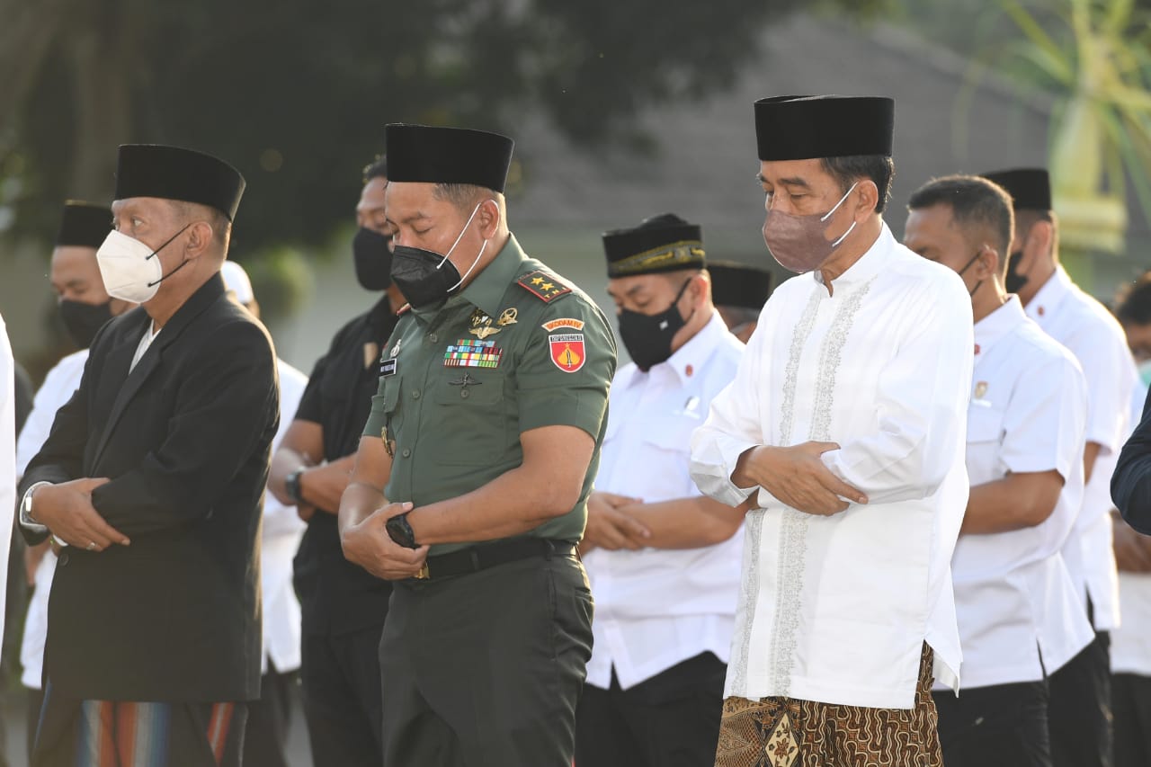 Sholat Idulfitri di Halaman Istana Yogyakarta