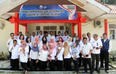 Diskominfo Lamsel Gelar Halalbihalal Sekaligus Pelepasan Purna Bhakti Kabid