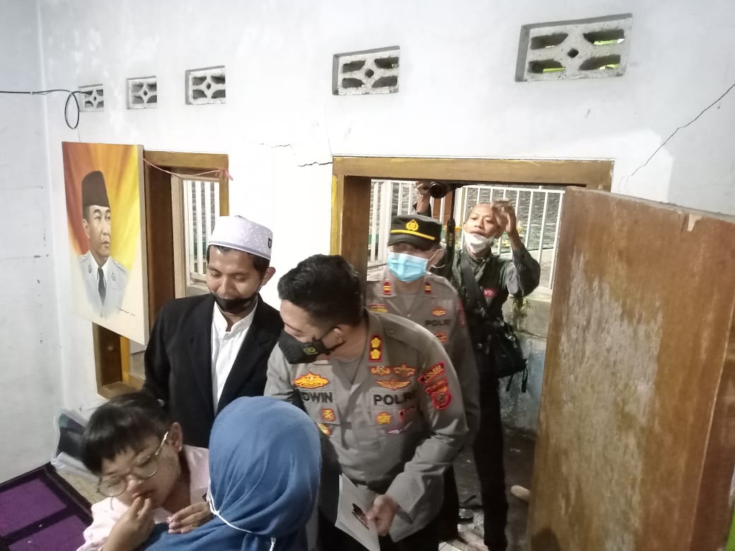 Kapolres Majalengka Santuni Anak Penderita Kanker Mata