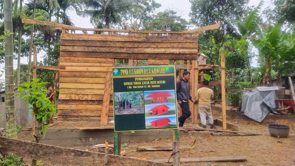 Serda Heri dan Warga Kompak Bangun Hunian RTLH