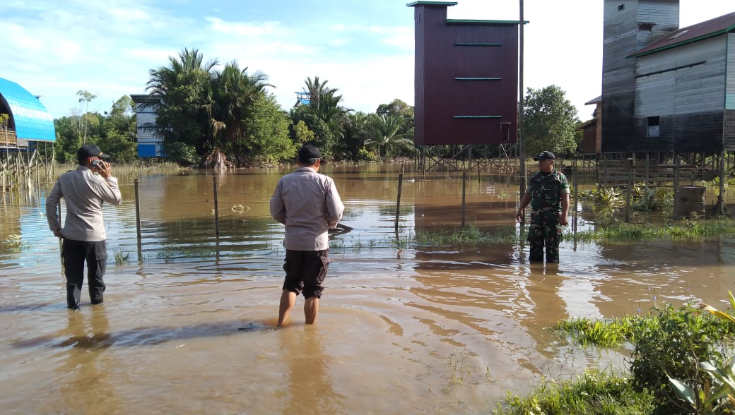 Dua Kecamatan Tergenang Banjir, Kodim 0906/Kutai Kartanegara Siapkan Sarana dan Prasarana Evakuasi