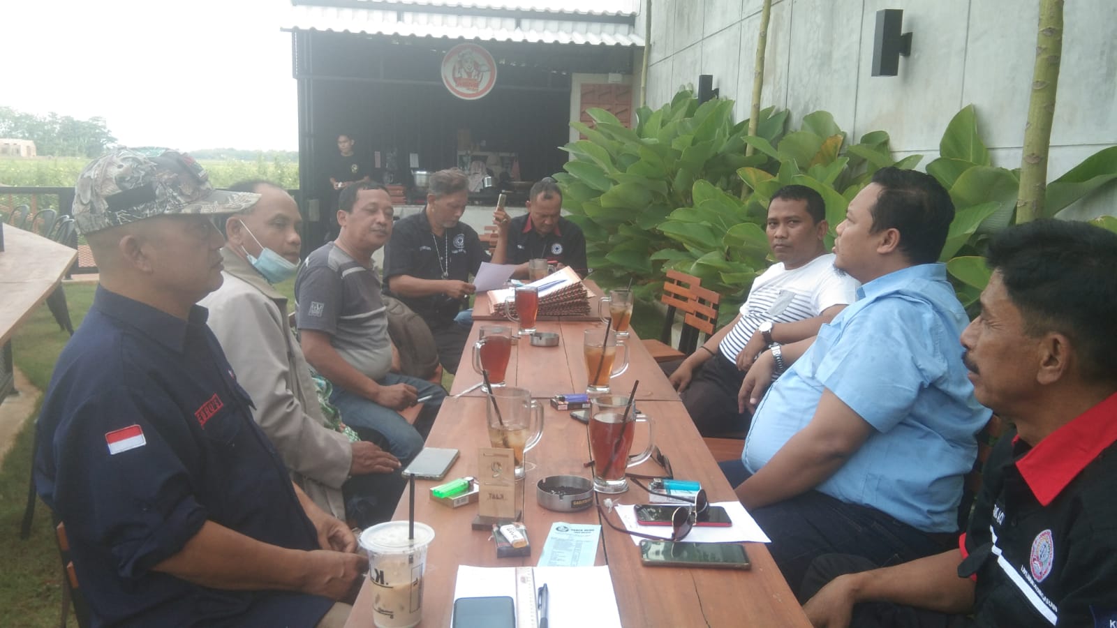 Pengurus IPJT Kendal Adakan Rapat di Coffe TALK Patebon