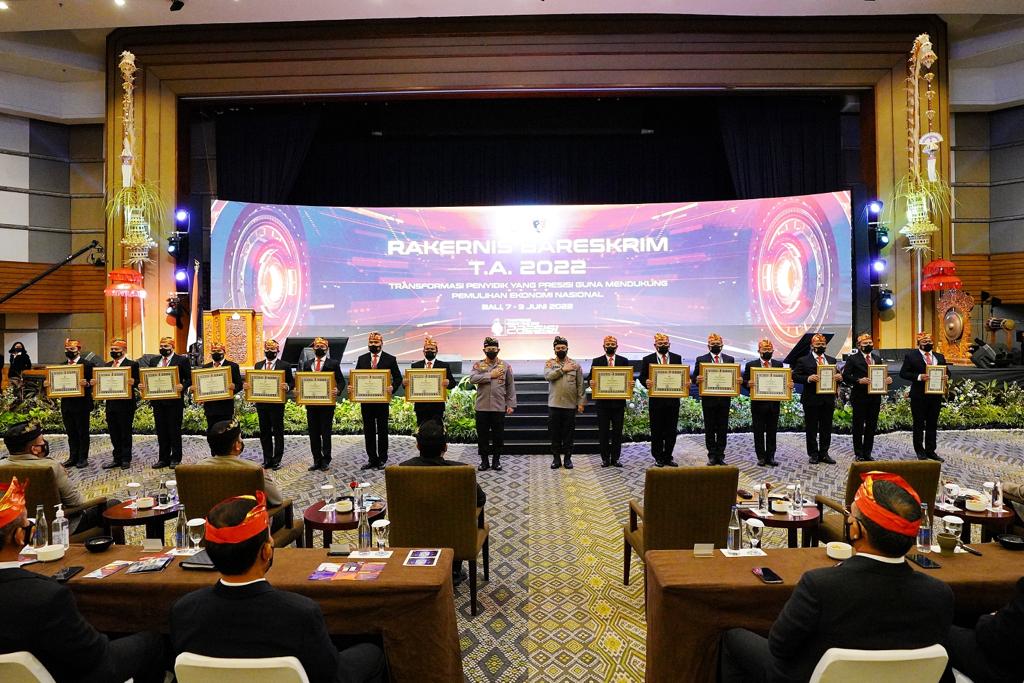 Ditreskrimum Polda Lampung Terima Penghargaan dari Kapolri