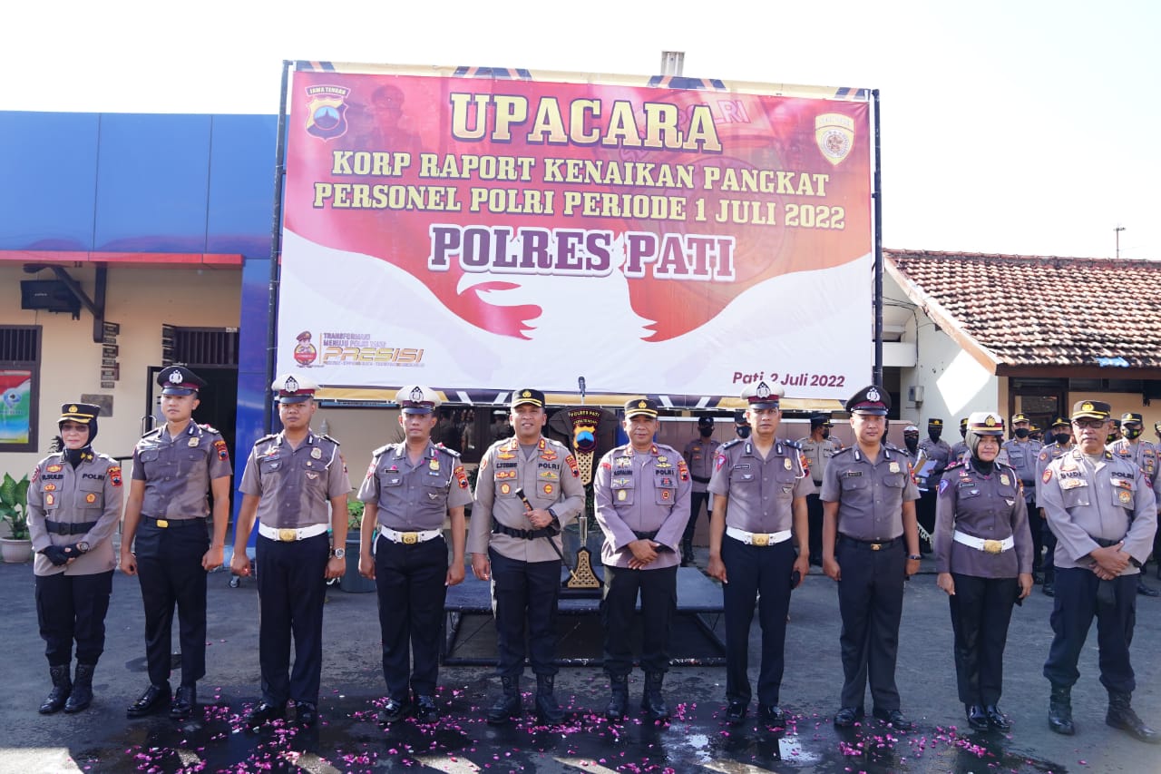 Penghargaan Terbaik!!! Kapolres Pati : 72 Perwira dan Bintara Naik Pangkat