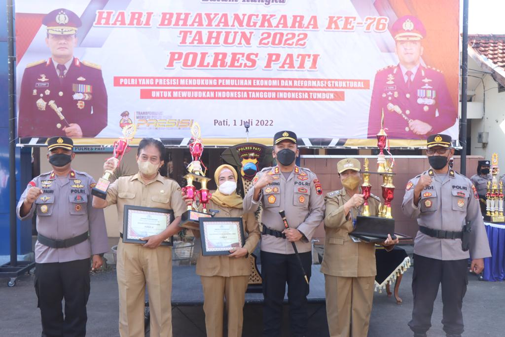 Kelurahan Pati Wetan Tuai Piala Lomba Satkamling