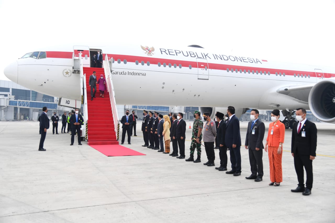 Kunker Empat Negara, Presiden Jokowi dan Ibu Iriana Tiba di Tanah Air