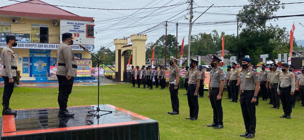 Korps Raport Kenaikan Pangkat, 35 Personel Polres Lutra 9 Brimob, Ini Pesan Kapolres