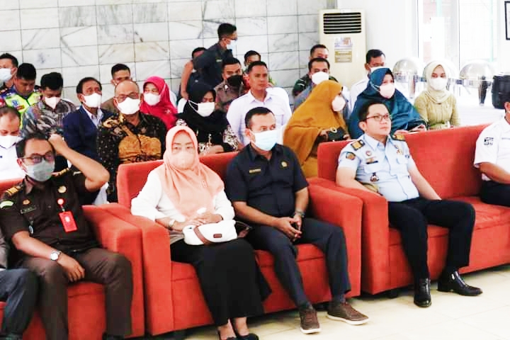 Wakil Ketua I DPRD Lamsel Agus Sartono Hadiri Pelantikan Wakil PN Kalianda
