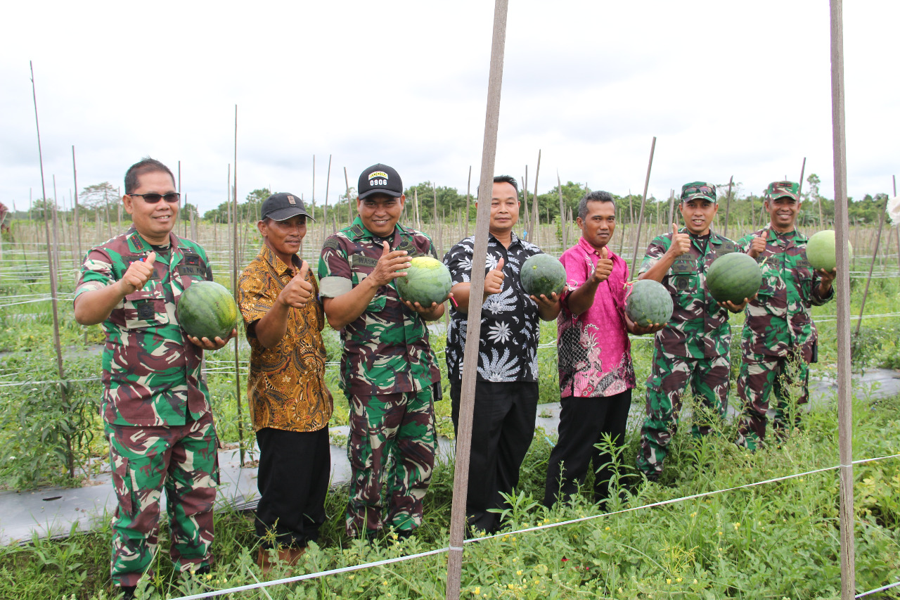 Kedekatan Dandim 0906/Kutai Kartanegara Dengan Para Petani