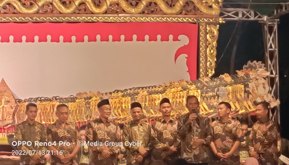 Ki Dalang Sigit Ariyanto Ramaikan Sedekah Bumi Desa Lengkong