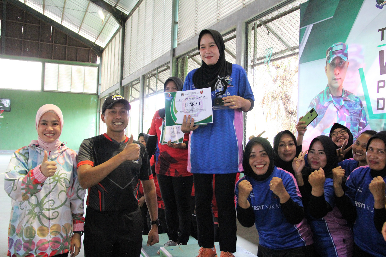 Tutup Turnamen Volley Ball Persit KCK Cabang XVIII, Dandim Kutai Kartanegara sampaikan kekompakan