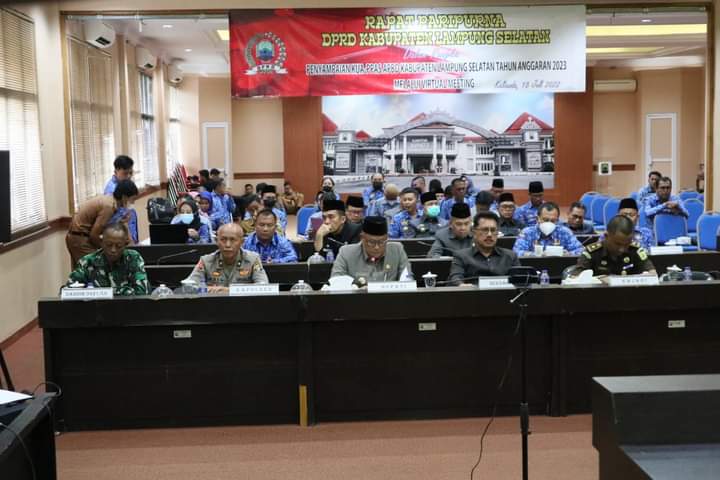 Bupati Lamsel, H Nanang Ermanto Sampaikan Nota Pengantar KUA-PPAS Ta-2023