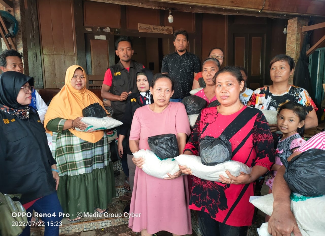 Peduli Sesama, Sekjen Rumah PPAI dan Ketum RPB Salurkan Bansos ke Dua Desa