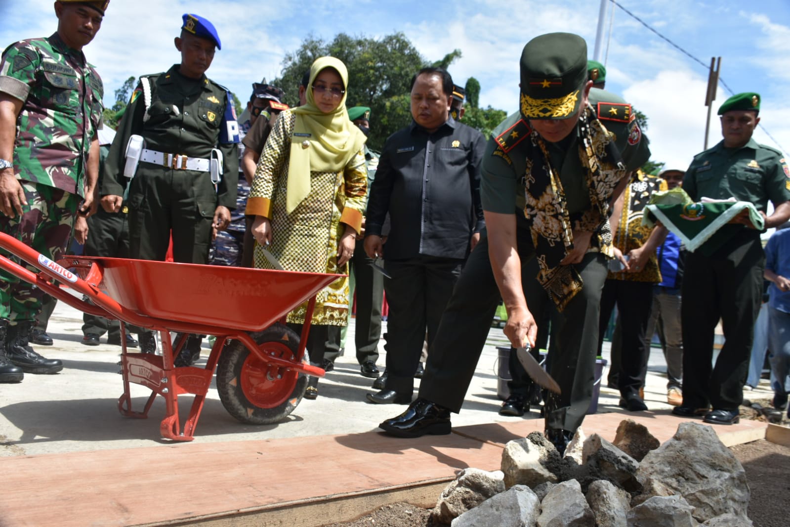 Danrem 091/ASN Kunjungi Bumi Batiwakkal Tanjung Redeb, Sekaligus Resmikan Pembangunan Makodim Berau